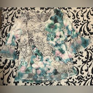 JM Collection 3/4 bell sleeve snake& floral pattern- size l